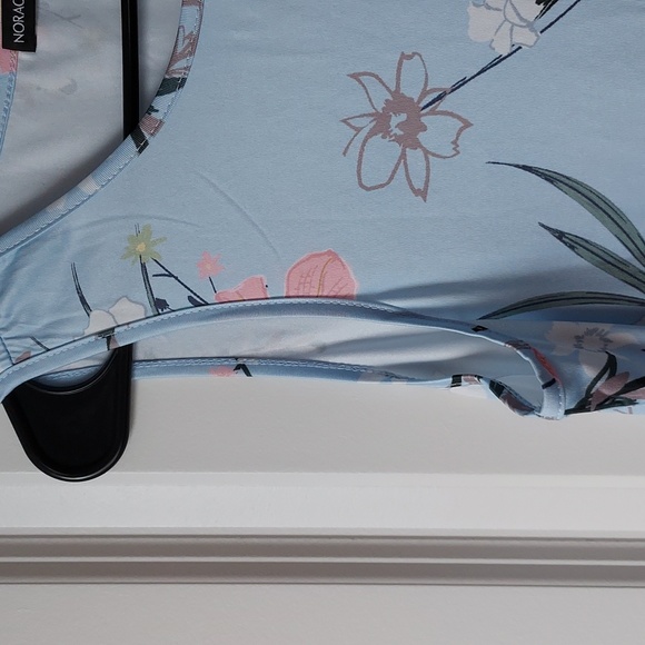 Noracora small sleeveless dress blue with flower print - Picture 3 of 12